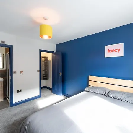 Apartment Mural By Mycityhaven *