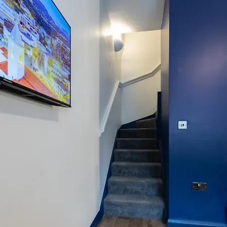 Mural By Mycityhaven Apartment